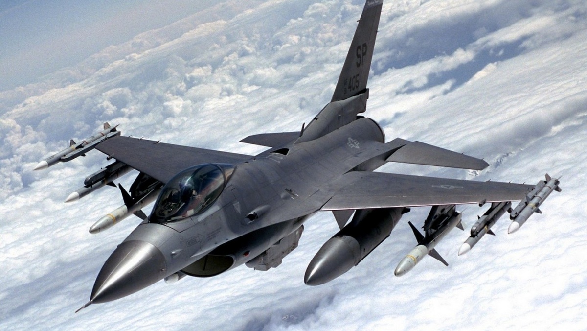 F-16. Фото из открытых источников