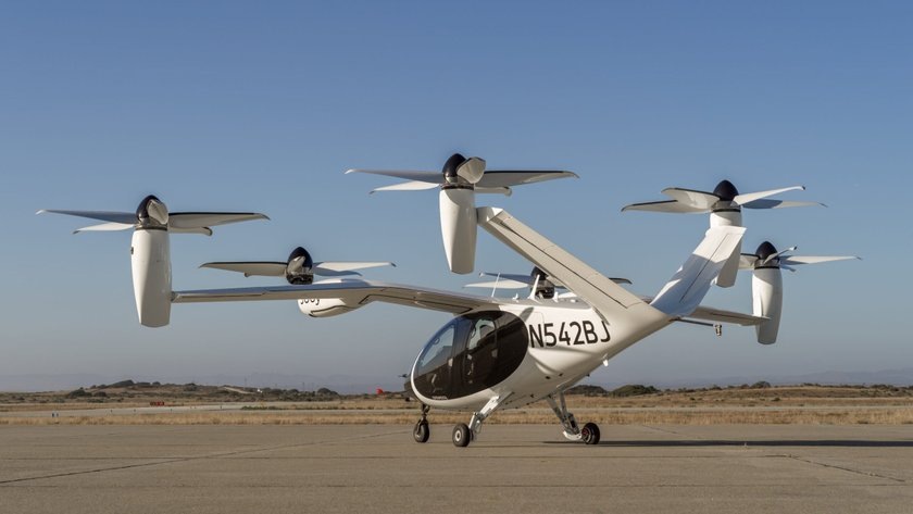 Аэротакси разработки Joby Aviation представляет собой конвертоплан (вертосамолет) с шестью двигателями на поворотных платформах, что позволяет аппарату вертикально взлетать и садиться, а также летать-2