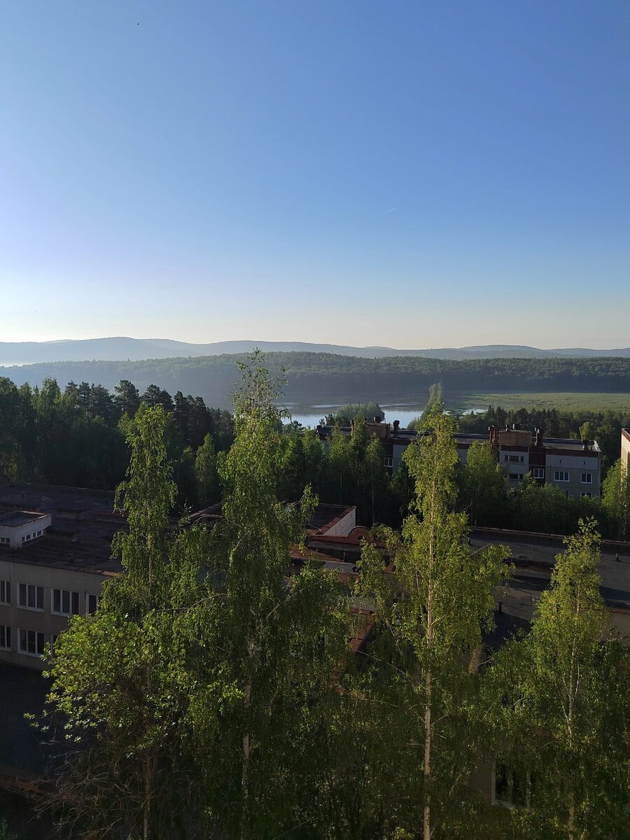 Утренний пейзаж  Вид с балкона.