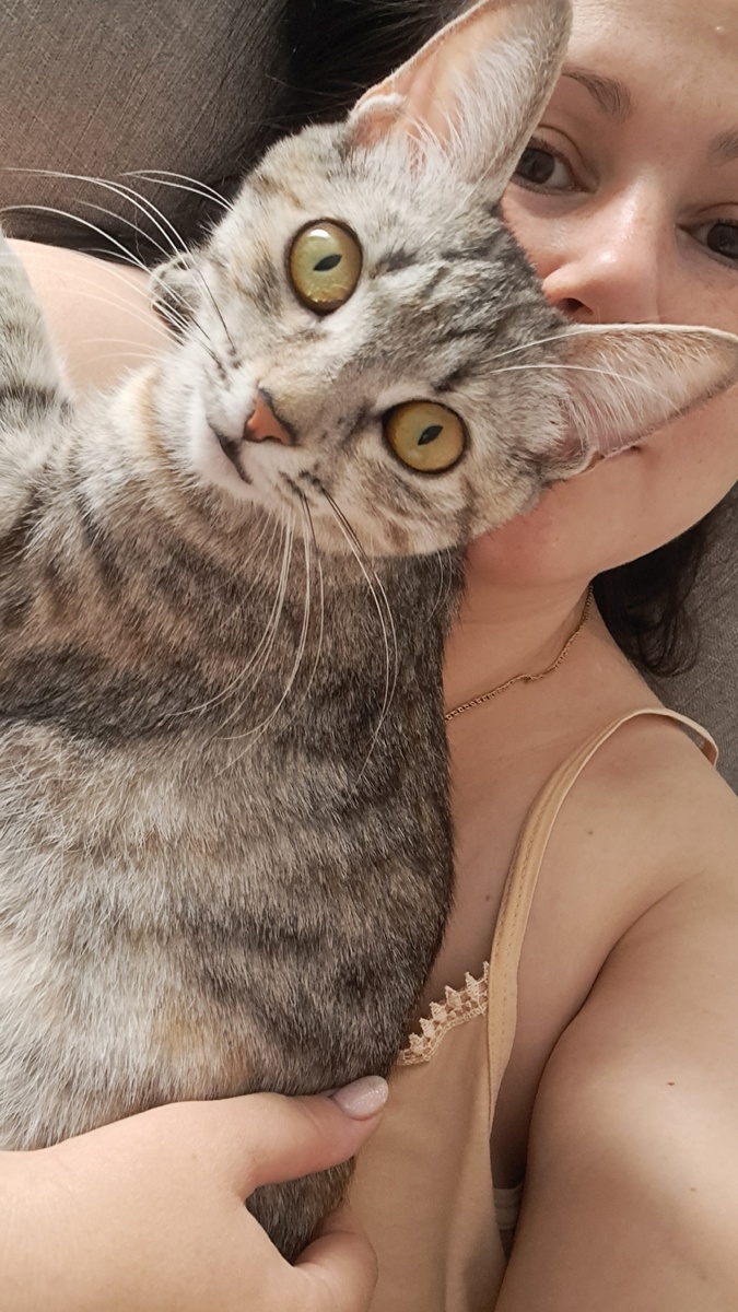 Тут мы с Ватрушкой лежим балдеем. 