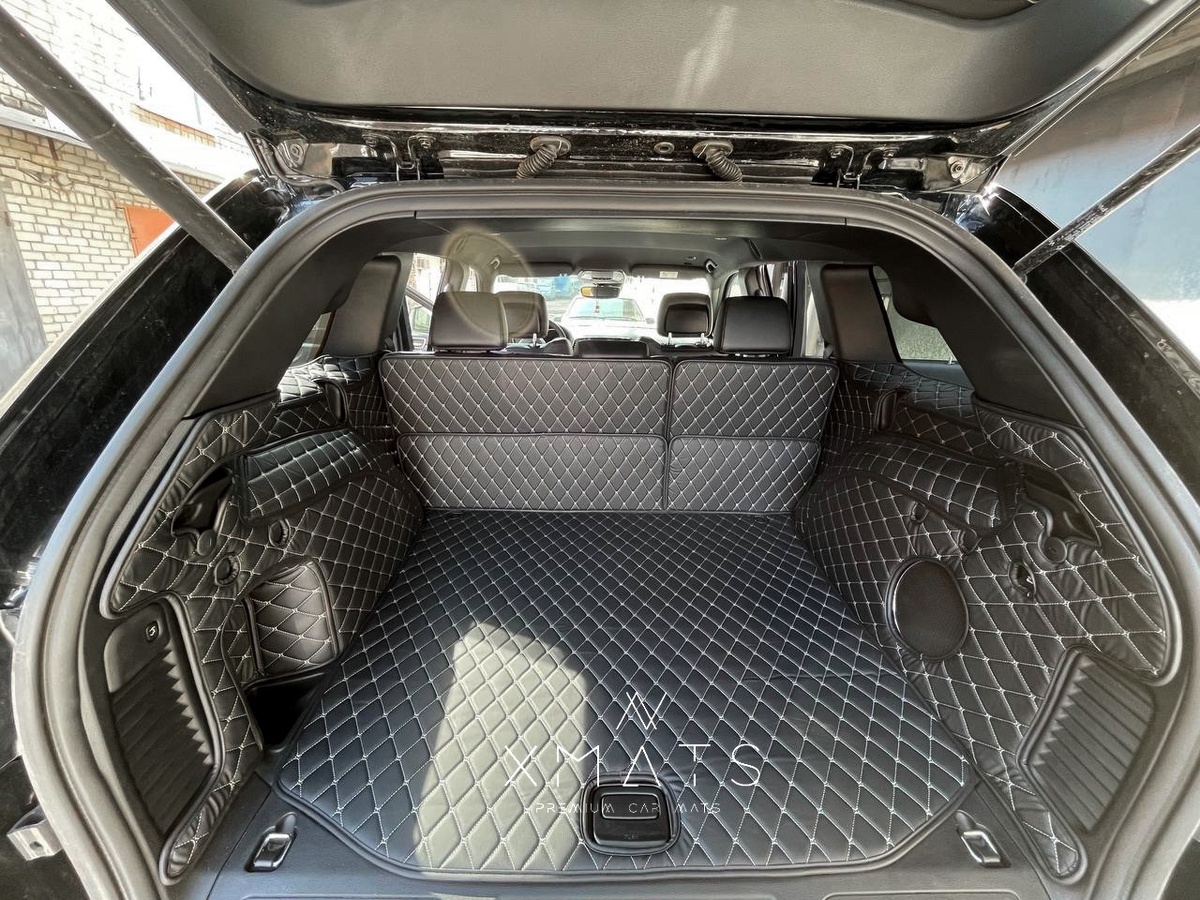 3D Коврики в багажник на Jeep Grand Cherokee