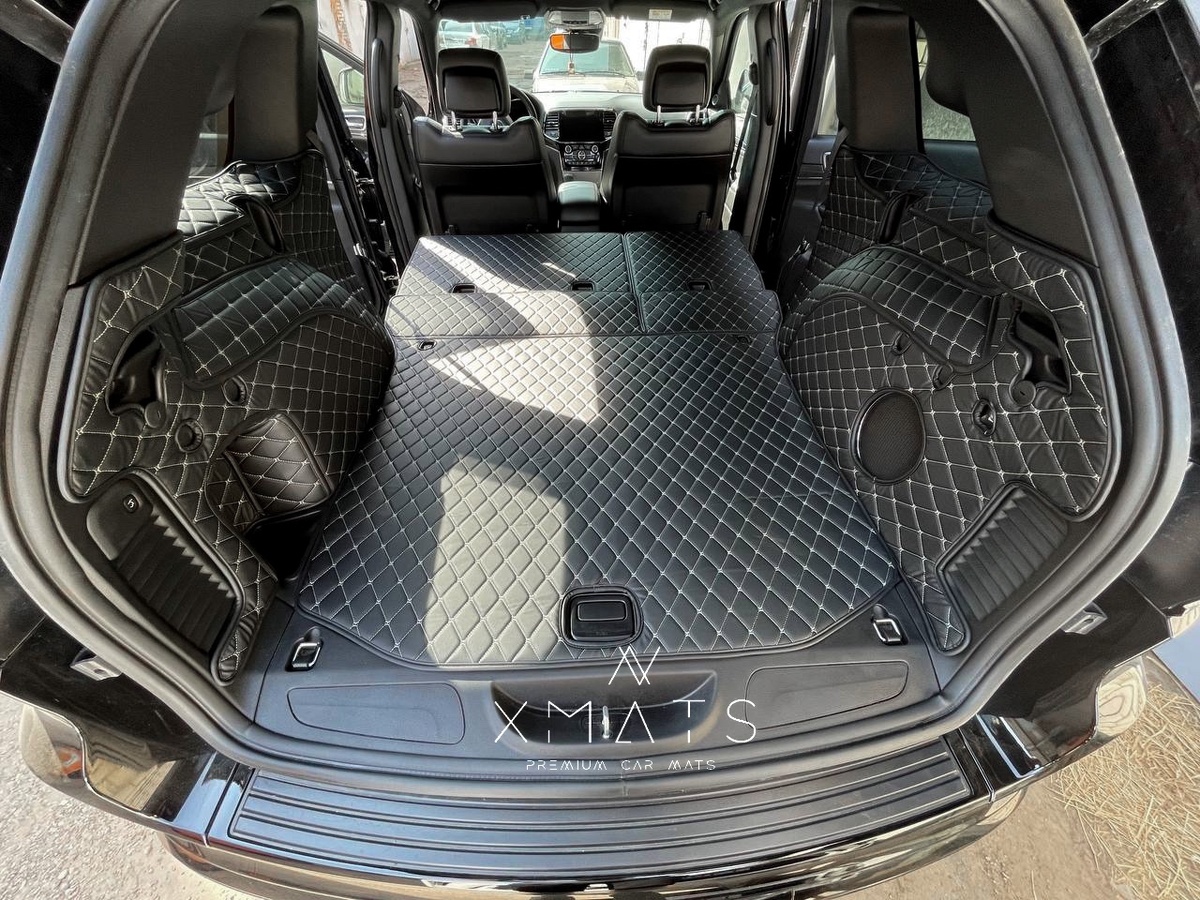 Коврики из экокожи в багажник на Jeep Grand Cherokee