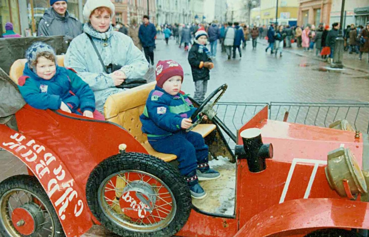 на фото первая жена Соловьева Ольга и их дети