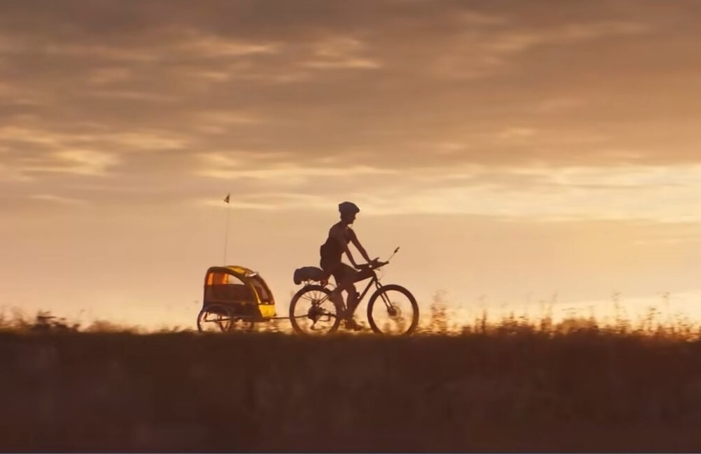 Кадр к фильму «Поехавшая» 2023