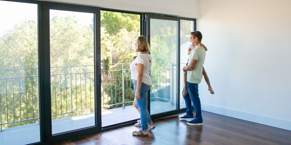 Уютный балкон станет любимым местом отдыха семьи. Источник: Shutterstock📷
