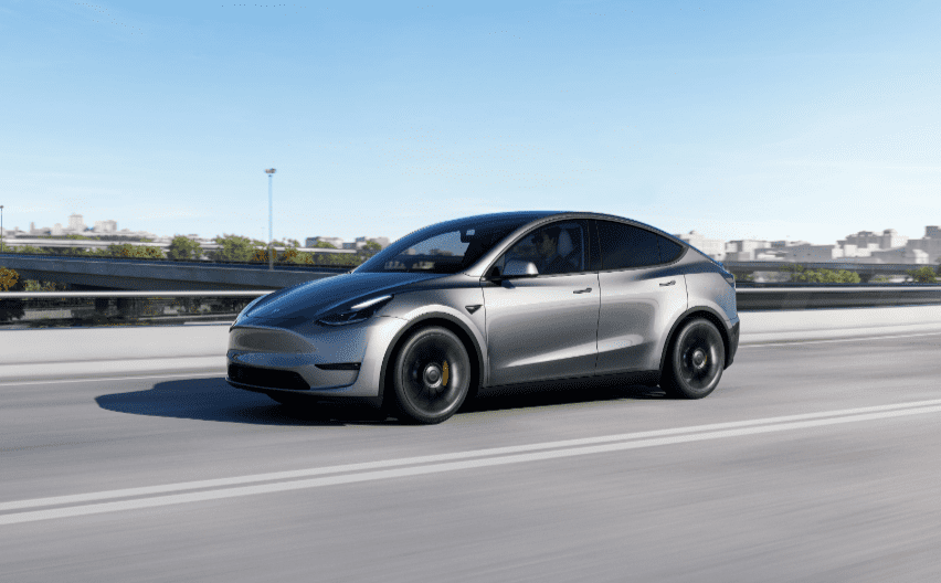    Tesla Model Y