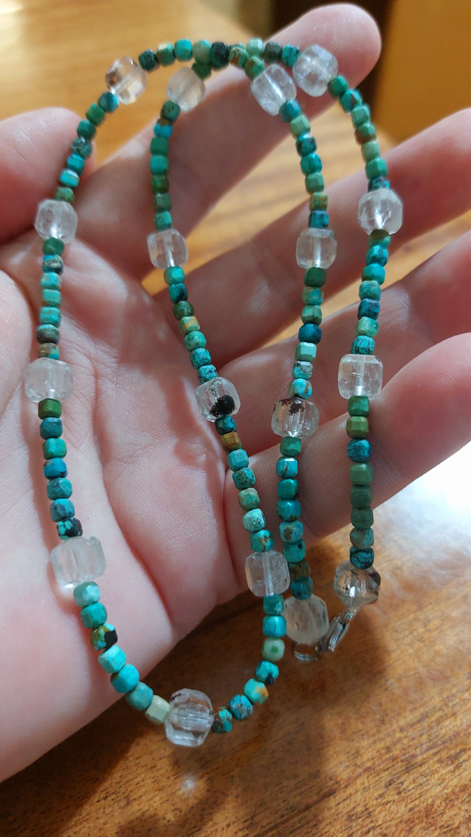 Это мои, с бирюзой. Собрала почти такие, только с сапфиром) 