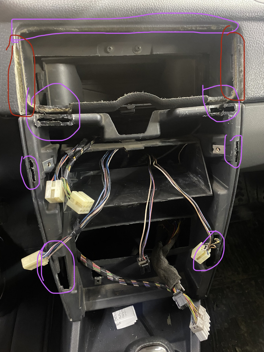 Фиолетовым отметил что нужно пилить, что красным этого делать не нужно. Это я уже в потугах пытался придумать хоть что-то чтобы утопить глубже консоль.