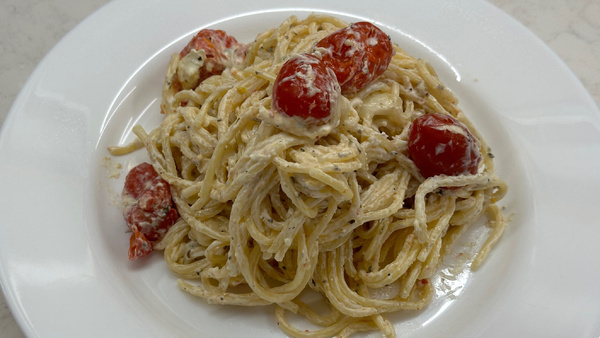 НАСТОЯЩАЯ ИТАЛЬЯНСКАЯ ПАСТА С ФЕТОЙ. Простой и быстрый рецепт.