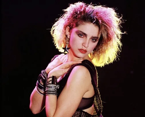 фото: https://www.rollingstone.com/music/music-lists/celebrating-madonna-the-queen-of-pops-50-most-iconic-moments-215297/