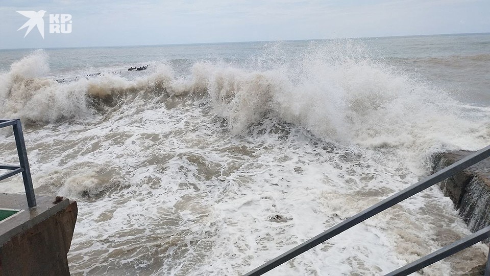    Сочинское море не всегда бывает ласковым. Владимир ПЕРЕКРЕСТ