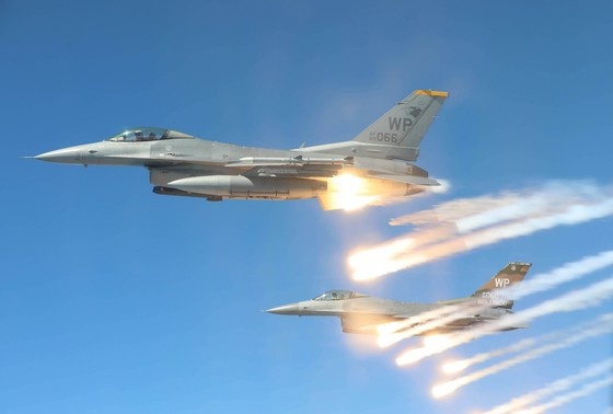    F-16