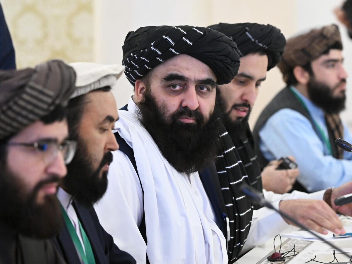    Министр иностранных дел во временном правительстве Афганистана, сформированном движением "Талибан" (запрещено в РФ), Амир Хан Муттаки на V заседании Московского формата консультаций по Афганистану в Казани© РИА Новости / Максим Богодвид