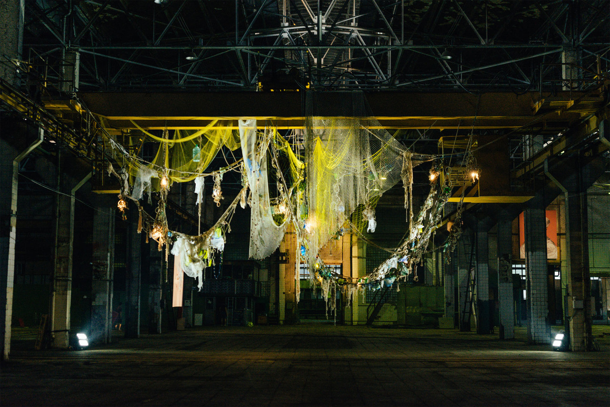    Мари Элис Вольфцан, Under the Garbage patch, 2015 год