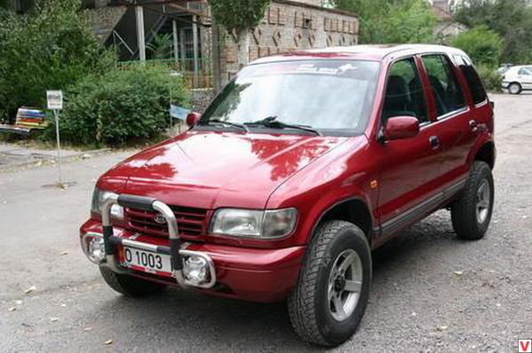 Первые модели Kia Sportage