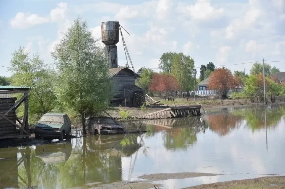    В селе Усть-Ишим остаются затопленными еще девять домов