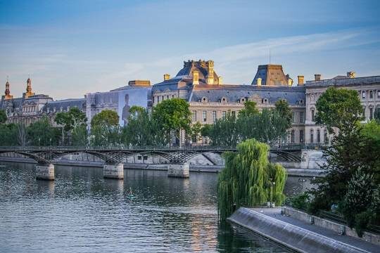    Французский министр сдержала обещание и искупалась в Сене