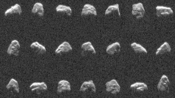  На прошлой неделе не один, а два астероида пронеслись мимо Земли на близком расстоянии - не настолько близком, чтобы угрожать планете, но достаточно близком, чтобы ученые смогли хорошо их рассмотреть.