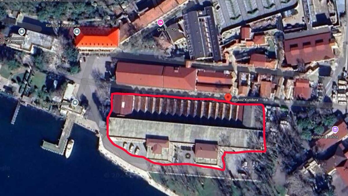 Здание на карте Стамбула. Можно оценить масштаб.