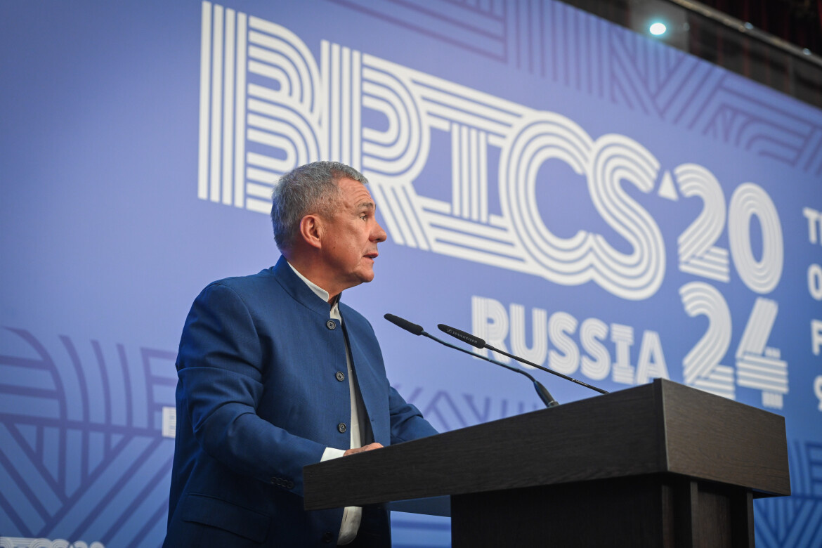 ​Рустам Минниханов: «Для нас это не только большая честь, но и серьезная ответственность. Нам предстоит большая работа». Фото: rais.tatarstan.ru