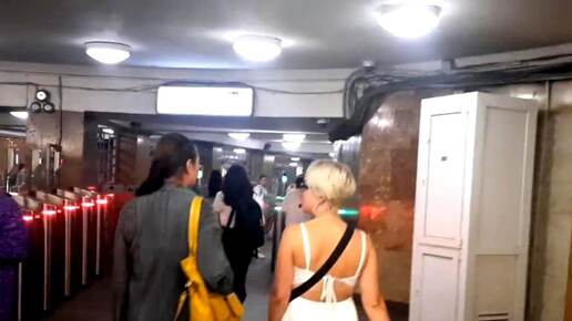 Как добраться из Павелецкого вокзала в Москве до Казанского через метро Комсомольская на посадку