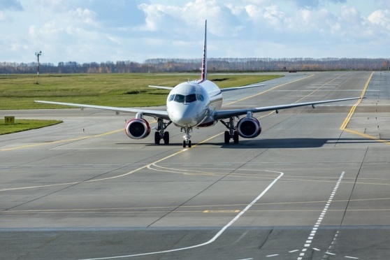    Sukhoi Superjet 100 запросил экстренную посадку и приземлился в Минводах Ирина Петрова