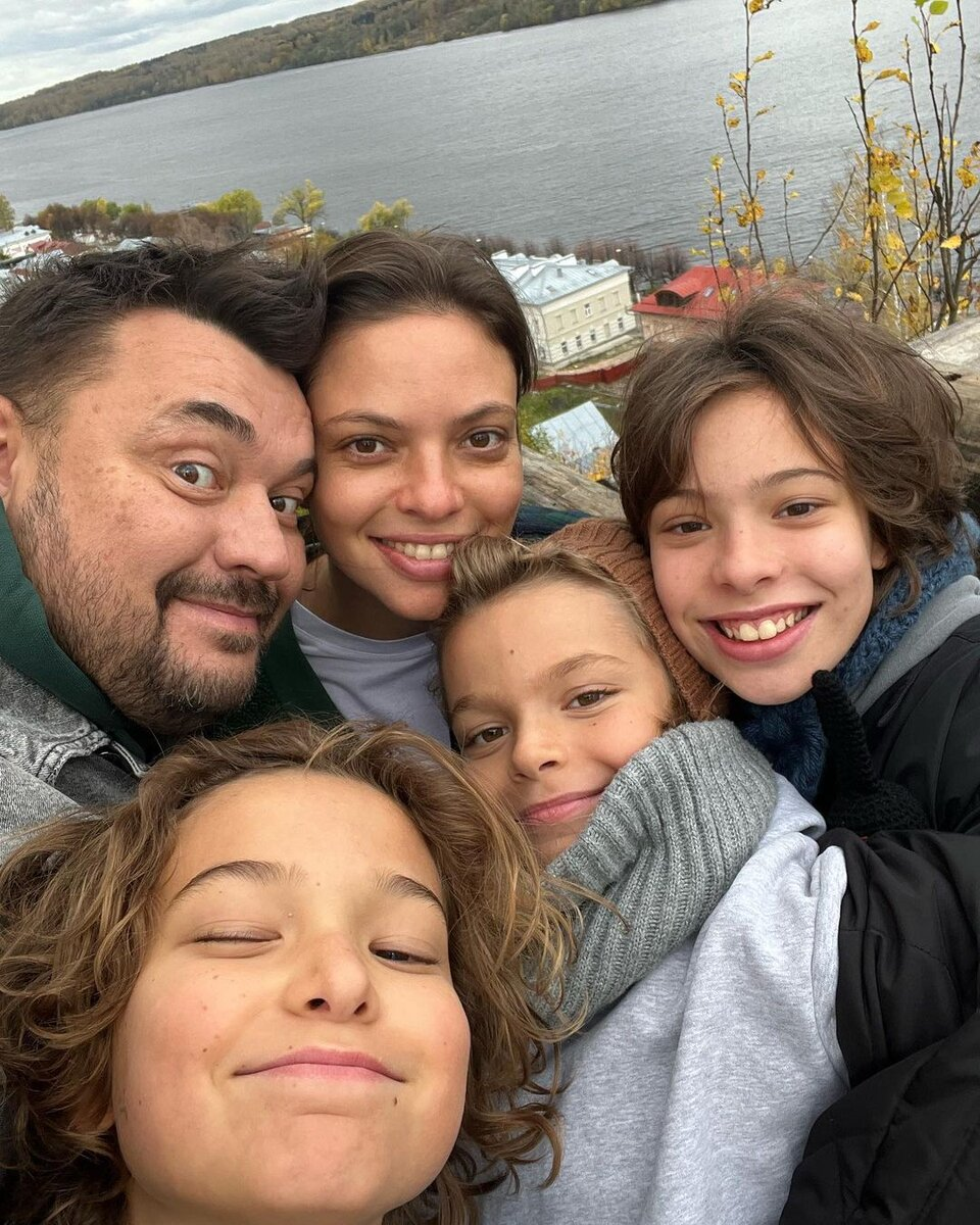 Сергей Жуков с семьей