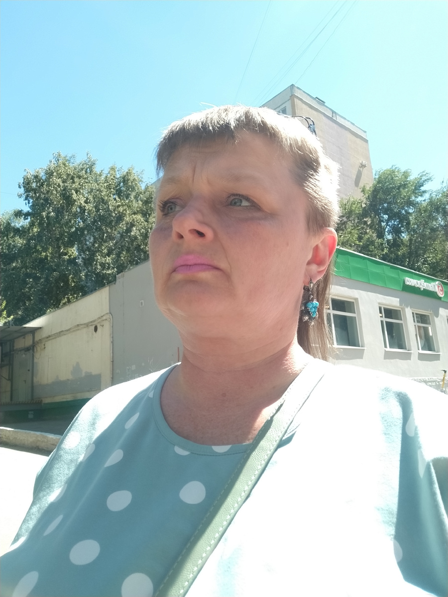 Жду маршрутку.