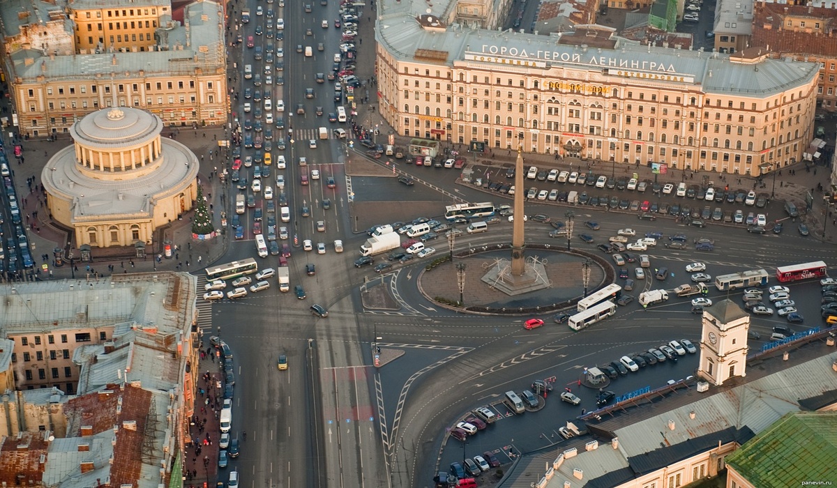 Площадь Восстания...