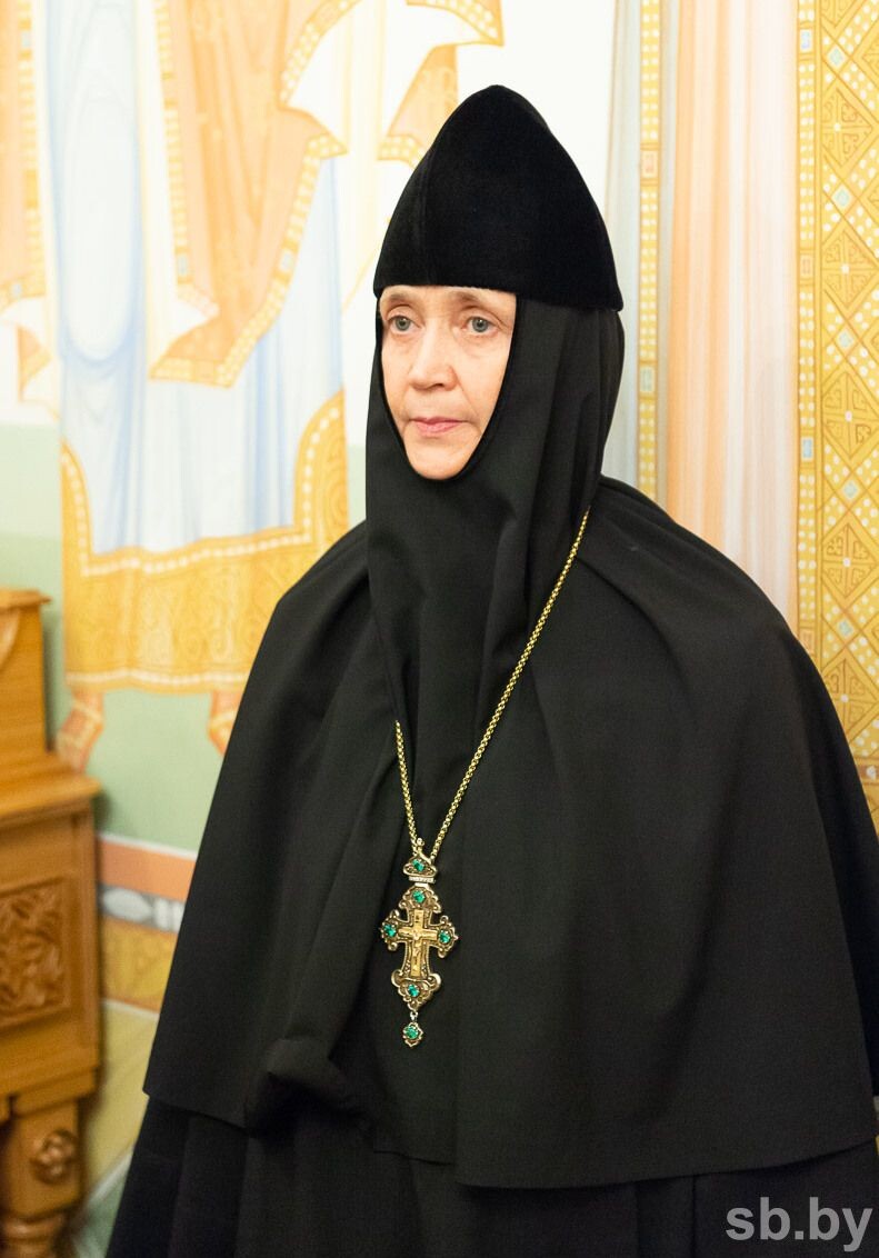    Какие послания Евфросиния Полоцкая оставила потомкам с помощью фресок в Спасо-Преображенском храме XII века