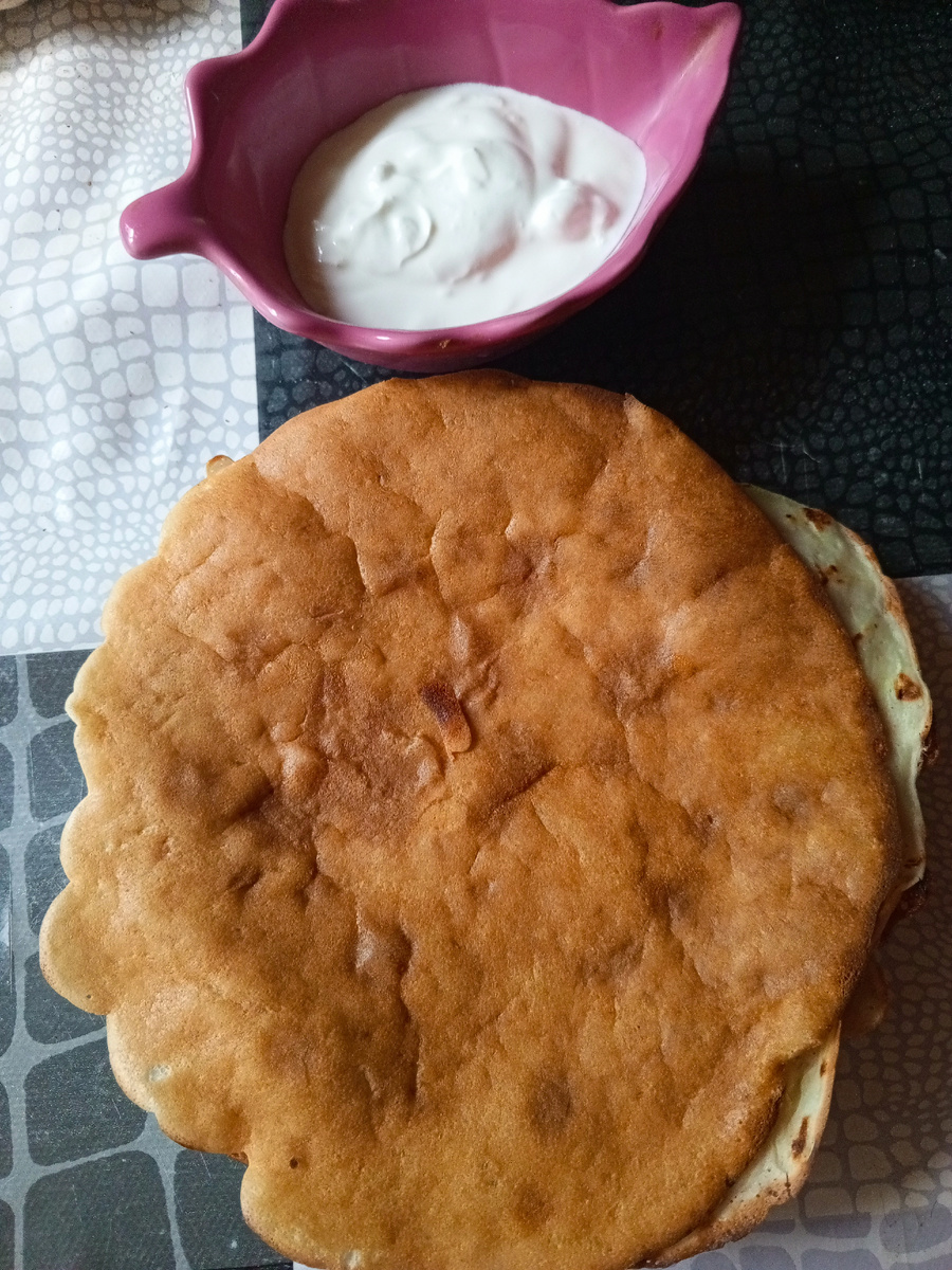 Получились не очень правильной круглой формы но очень вкусные.