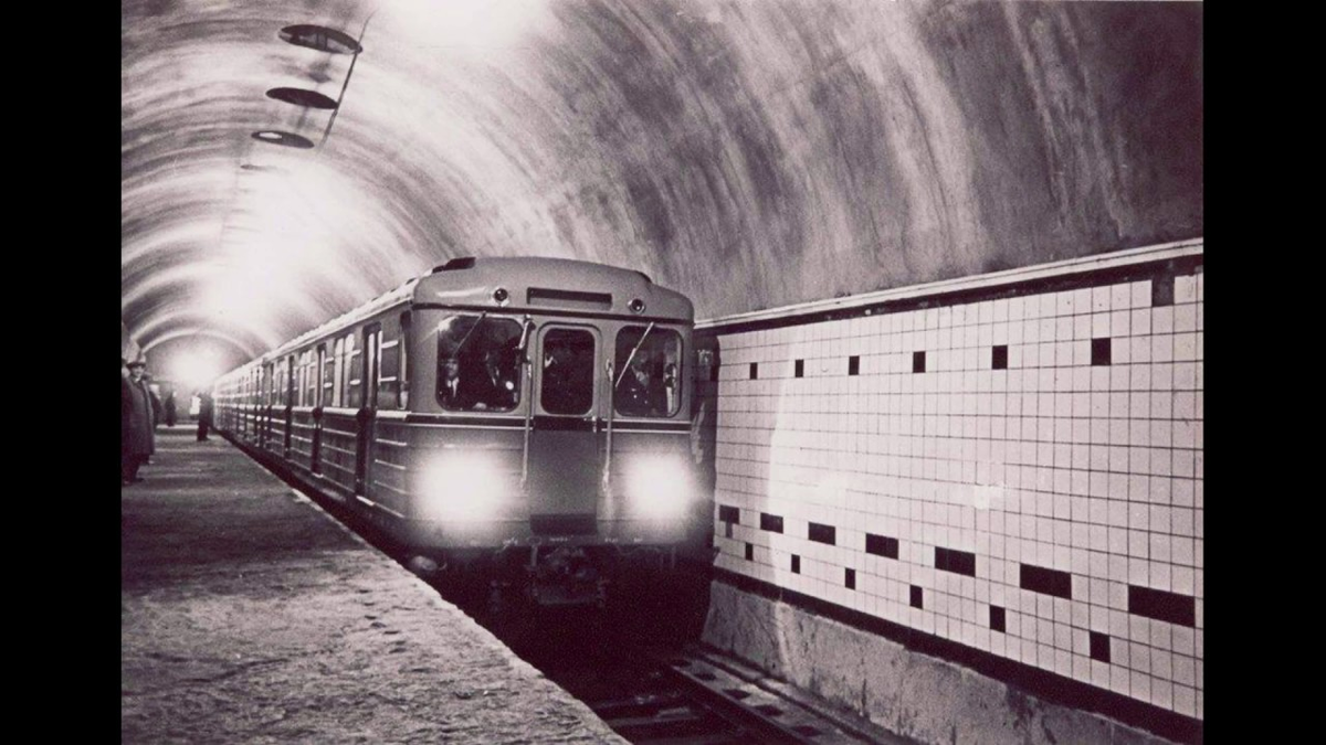 Фото первых лет работы метро Тбилиси