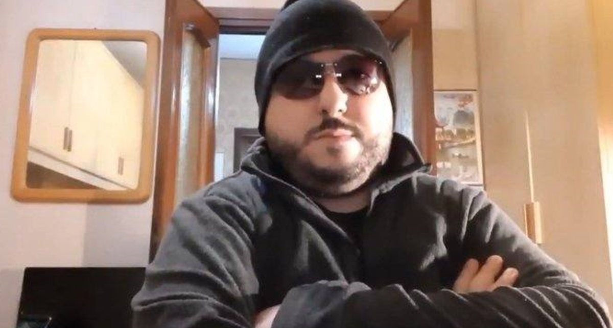 Один из предполагаемых "стрелков" состоял в радикальном крыле движения "Антифа". Всё произошло у него по принципу "хотел как лучше, а получиолось как всегда". Фото из запрещенной соцсети.