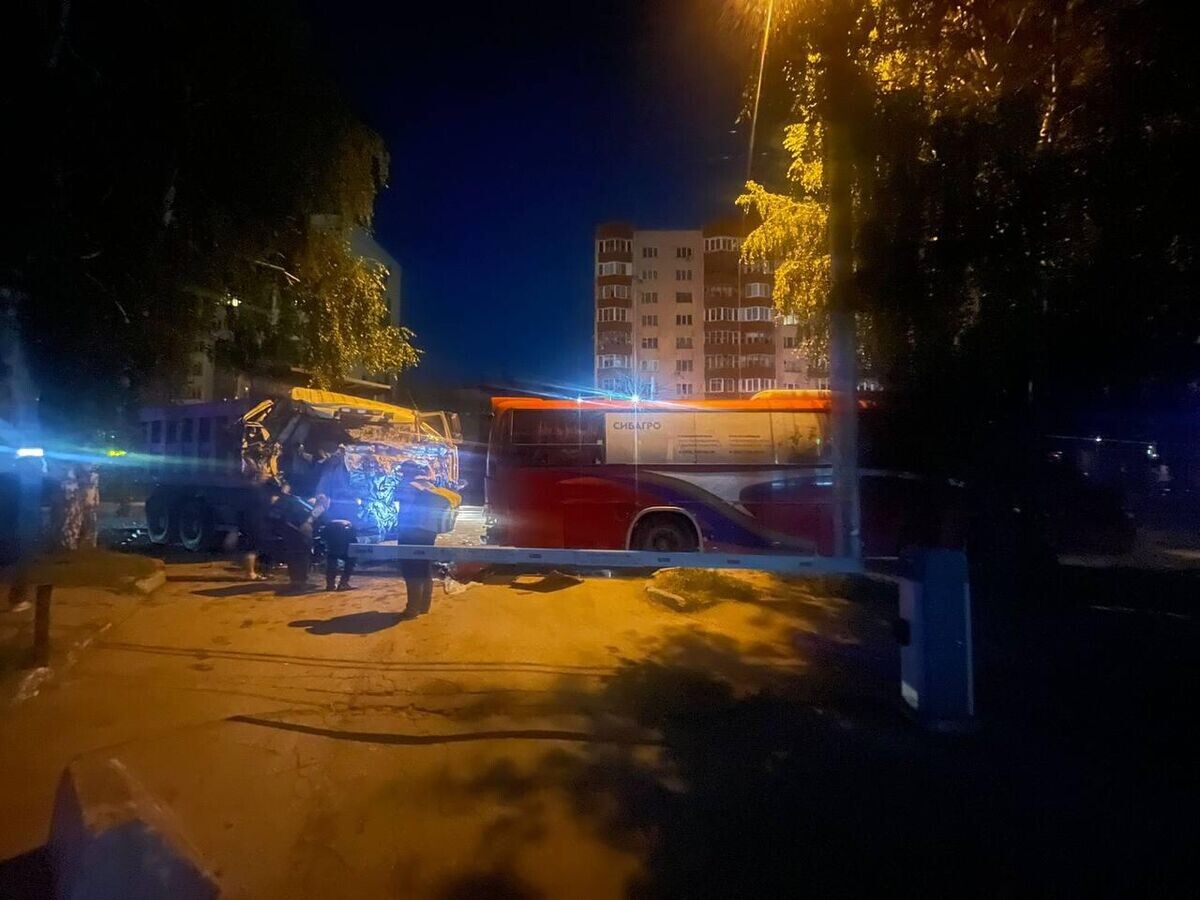    На месте ДТП в Новосибирске© Фото : ГУ МВД России по Новосибирской области
