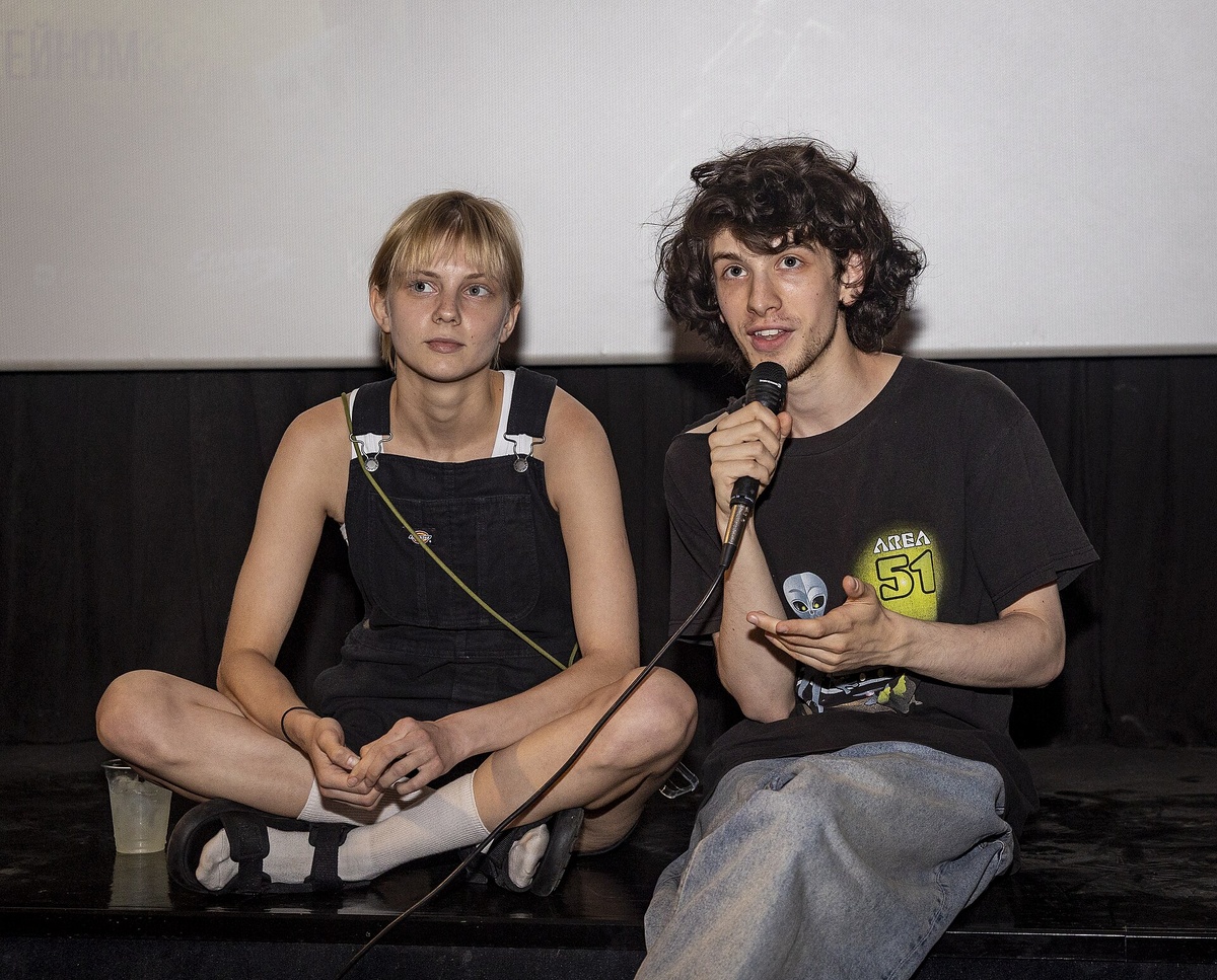 Марк Эйдельштейн и Дарья Верещагина - исполнители главных ролей в фильме "Сто лет тому вперед"