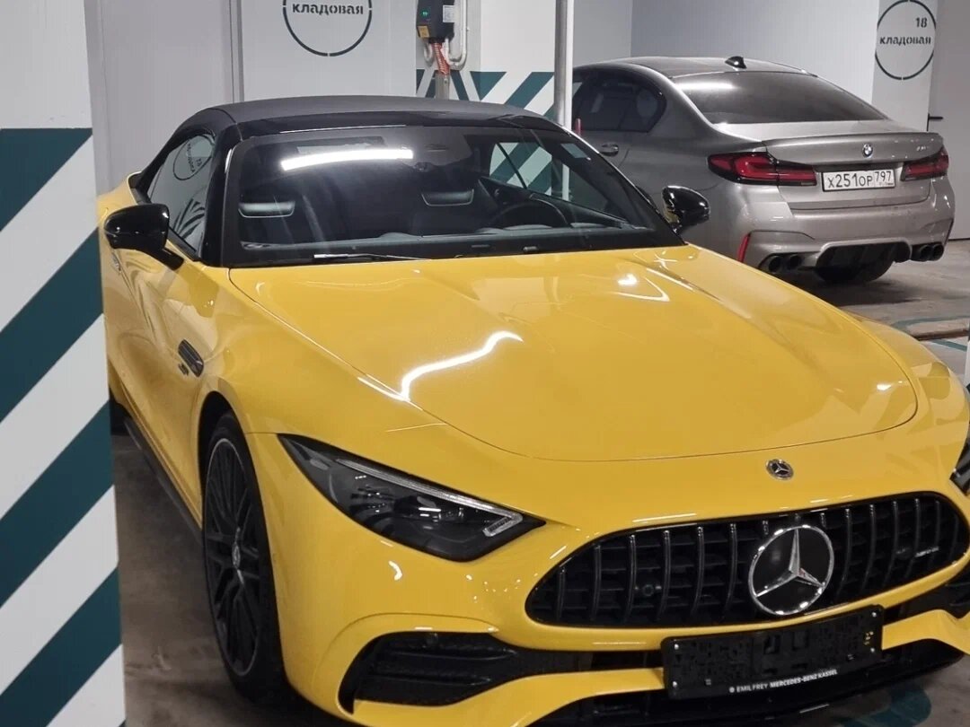 Mercedes-Benz SL-Класс AMG SL 43 вид спереди