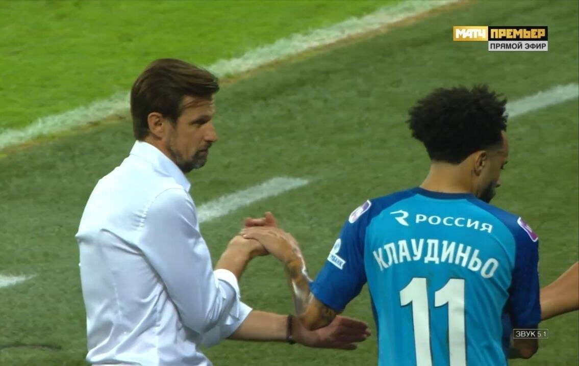 Клаудиньо отмахивается от Сергея Семака