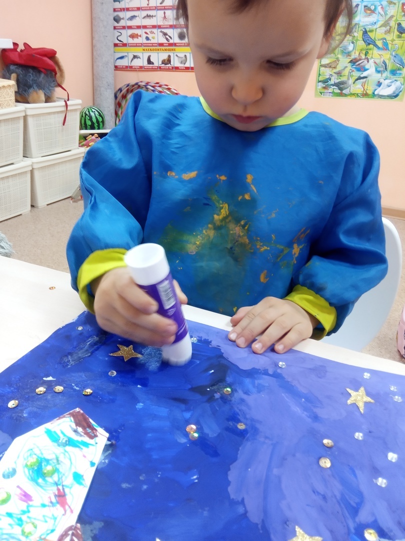 Ева за работой.
