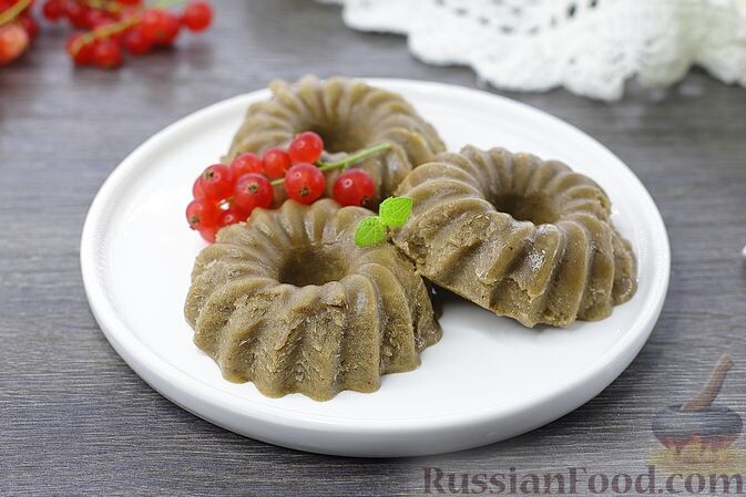 молоко, кофе молотый, ванилин, сахар, желток, вода