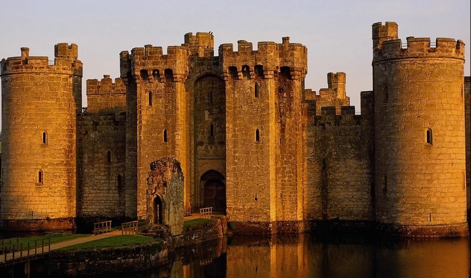 Бастилия в наши дни (шутка). Фото НАСА.