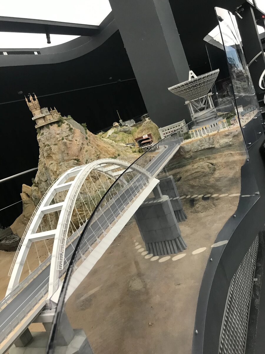 По поводу воды - ХЗ, но наверное она должна тут быть...