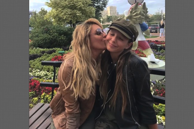 У Веры и Юлии были хорошие, доверительные отношения.