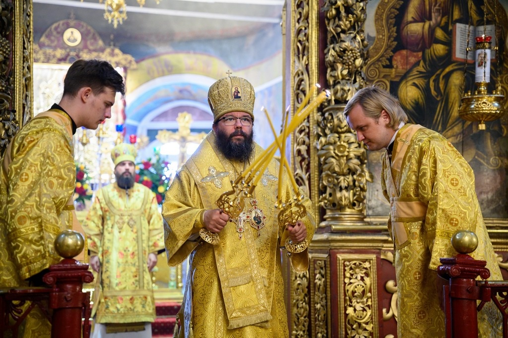 Церковь белая троица тверь. Храм костерево. Храм марии магдалины в троицком-голенищеве. Храм живоначальной троицы в троицке. Троица в троицке 2024.