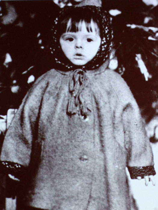  Клара Новикова в детстве. / Фото: tunnel.ru