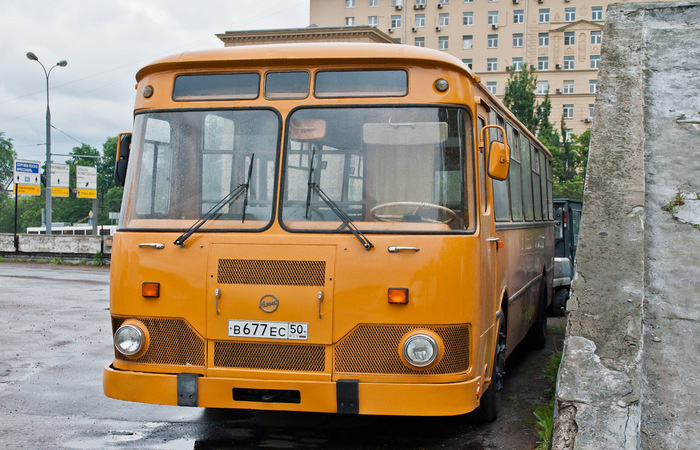  Автобусов в советскую эпоху было не мало. В то время еще не у всех граждан была машина и многие часто пользовались услугами общественного транспорта.