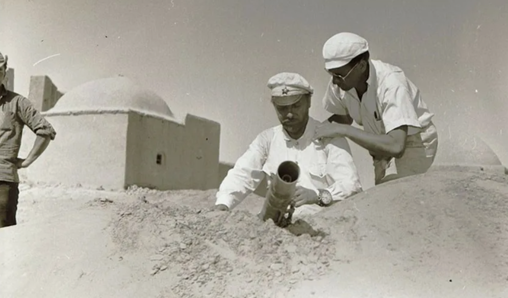 "Белое солнце пустыни" - это первый советский вестерн, который принято называть истерном. Картина имела огромный успех у зрителей, но сами съемкам дались всем очень сложно.-2