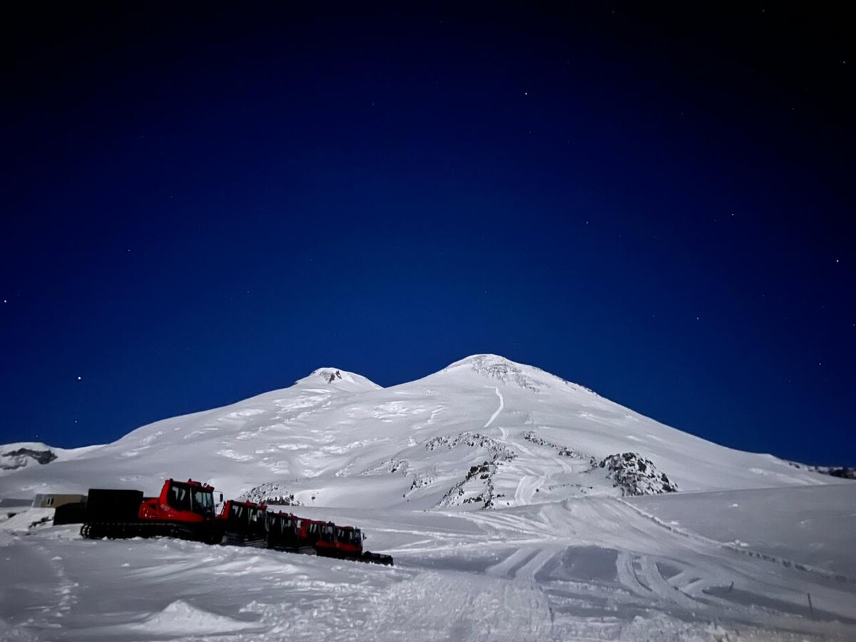 Ночной Эльбрус