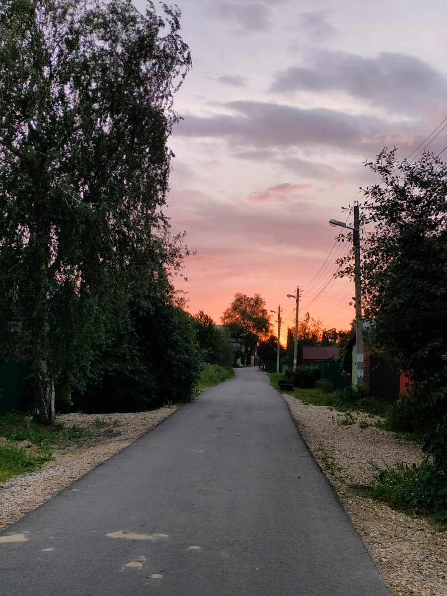 Там, где верхняя берёза, наш дом и стои́т