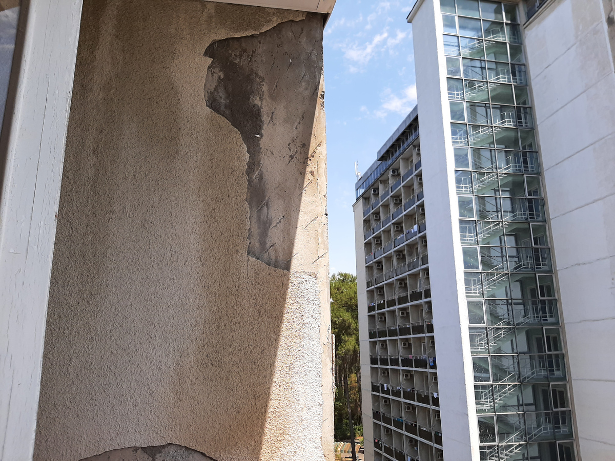 Стена на балконе корпуса Маяк, ОПК Пицунда, Абхазия, июль 2024 