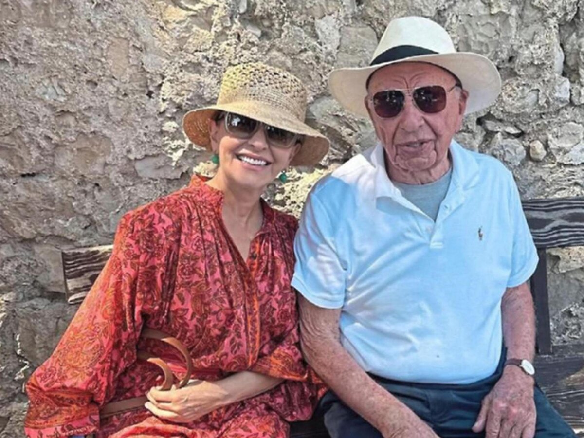 Жизнь Руперта Мердока вполне тянет на большой биографический роман, но медиамагнату совсем не до мемуаров. 2 июня в возрасте 93 лет миллиардер в пятый раз женился.